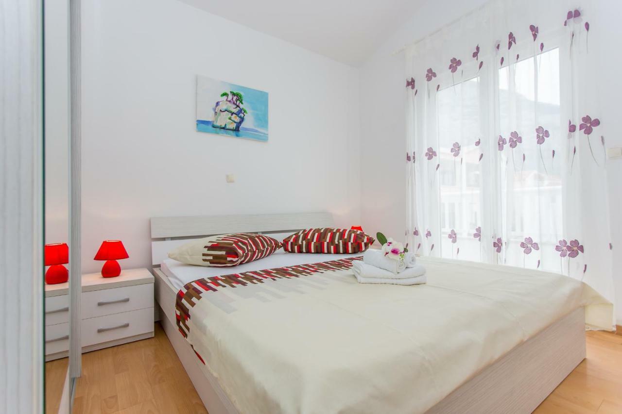 Apartments Snjezana Makarska Exterior photo