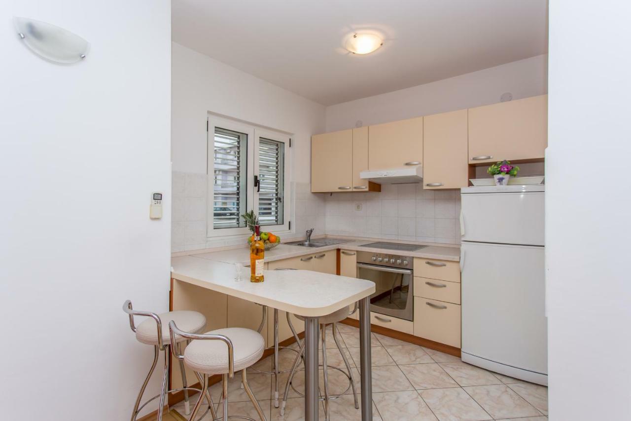 Apartments Snjezana Makarska Exterior photo